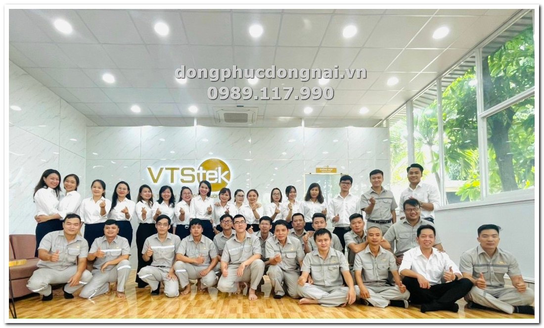 Đồng phục tập thể trên website Hải Nguyễn Vina